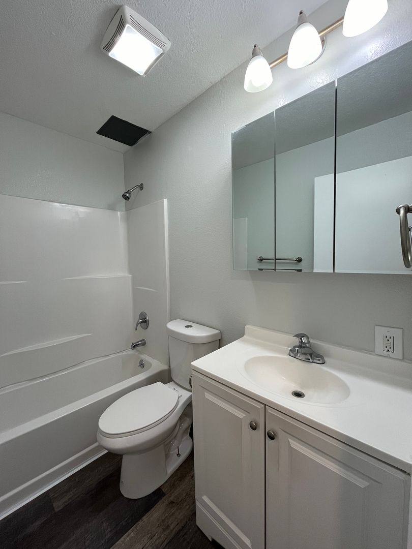 Apartment for rent at 1548 Canal Farm Lane, Los Banos, CA 93635
