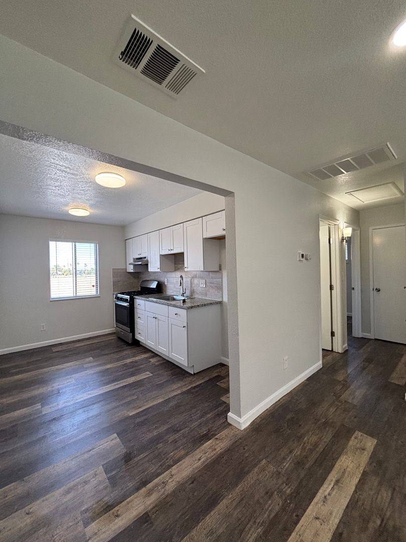 Apartment for rent at 1548 Canal Farm Lane, Los Banos, CA 93635