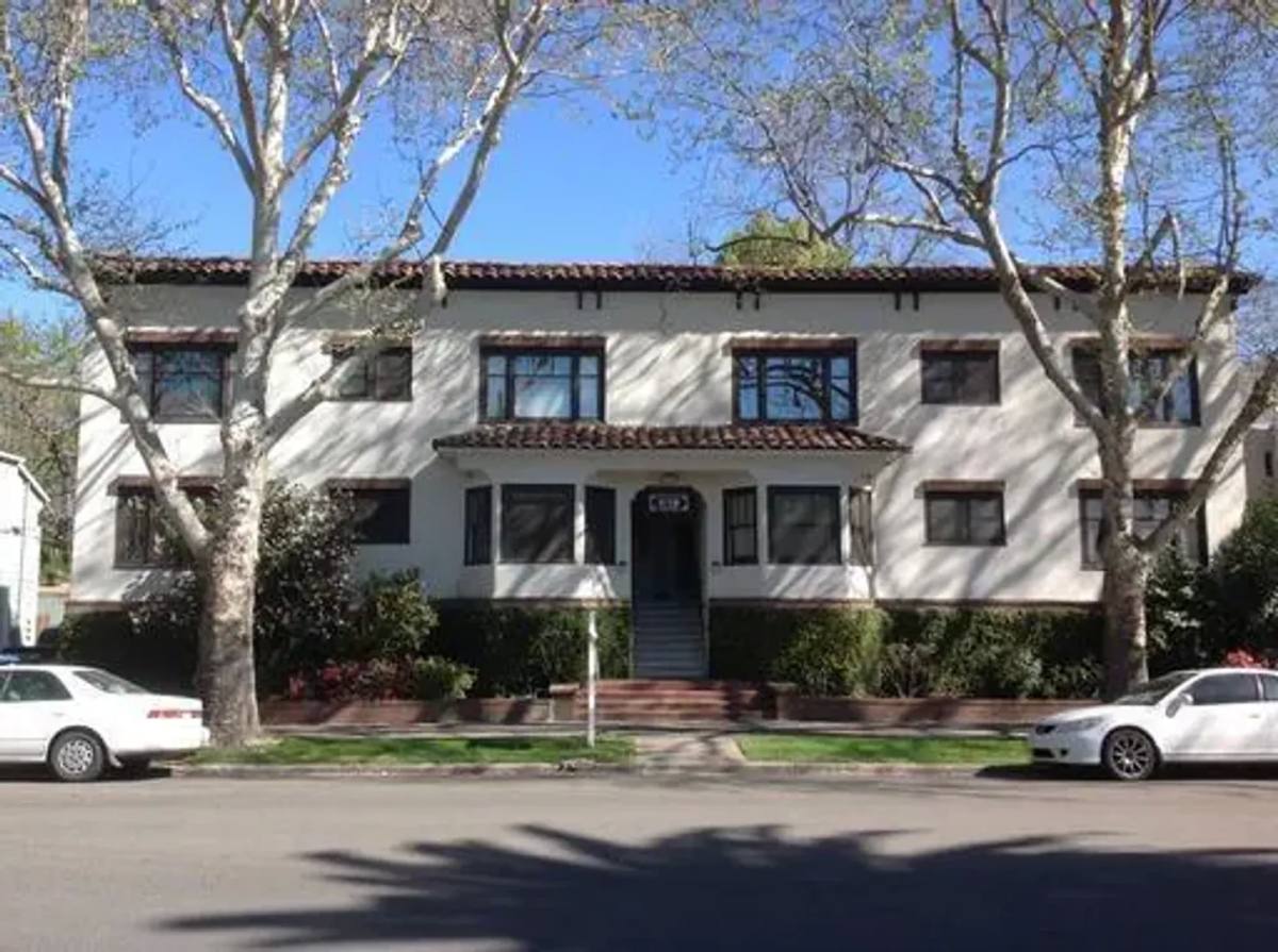 Apartment for rent at 817 27th St, Sacramento, CA 95816