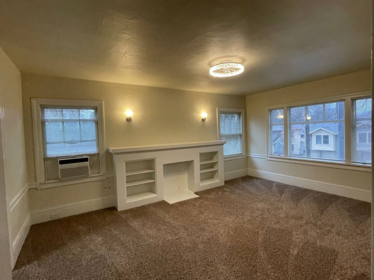 Apartment for rent at 817 27th St, Sacramento, CA 95816