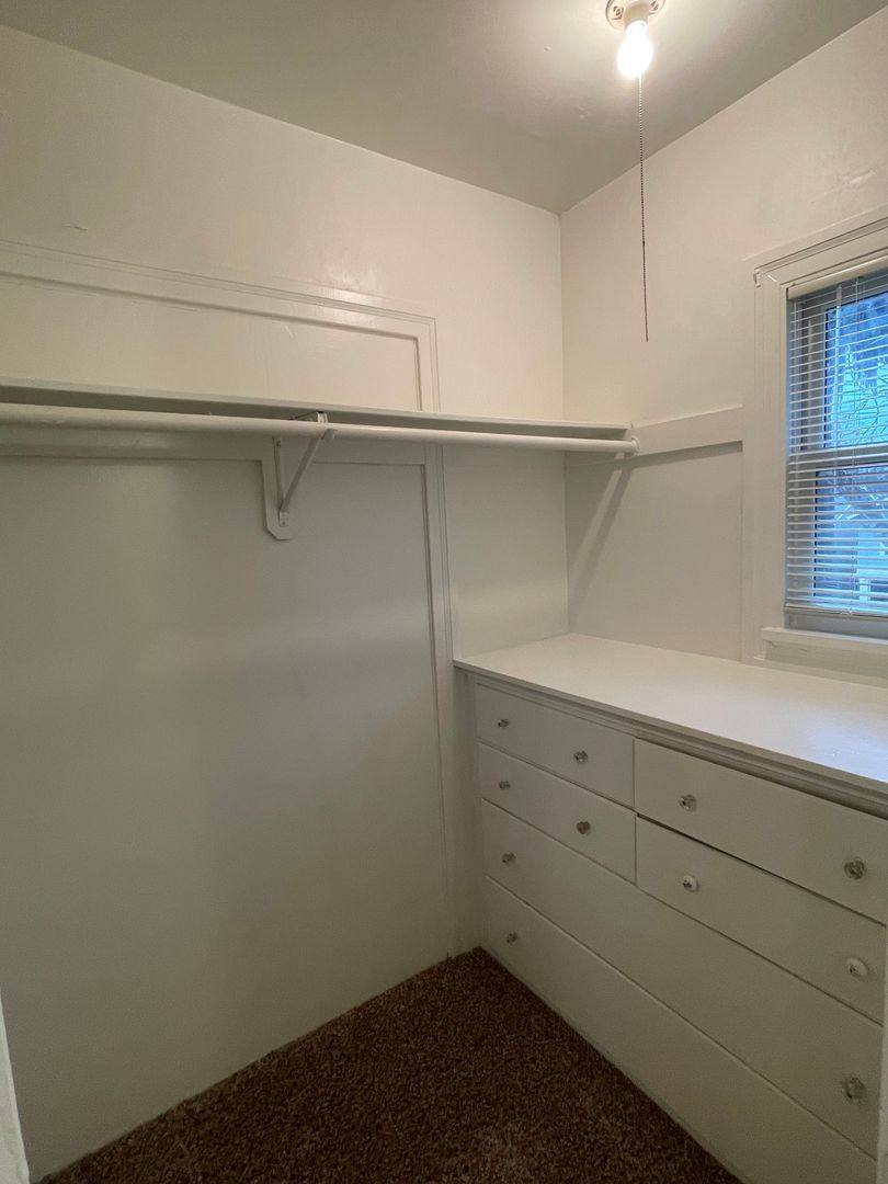 Apartment for rent at 817 27th St, Sacramento, CA 95816