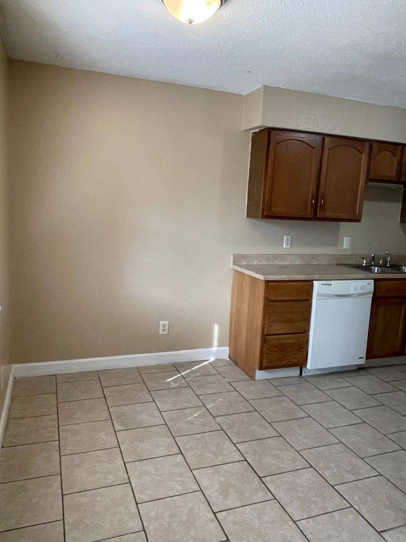 Apartment for rent at 295 Chris Dr, Columbia, MO 65203