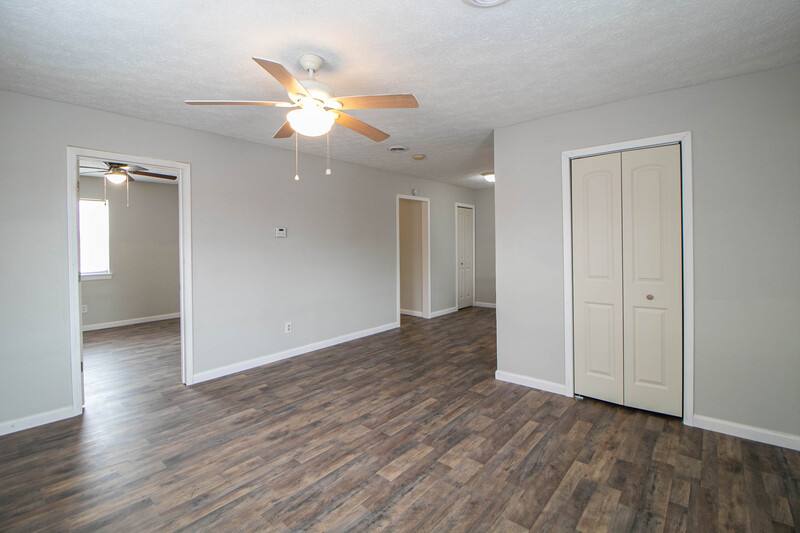 Apartment for rent at 404 -13 Thompsonville Lane, Oak Grove, KY 42262