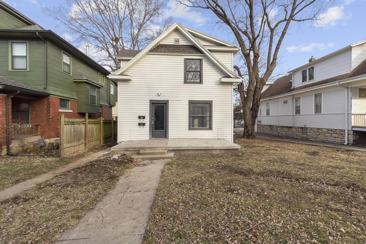 Apartment for rent at 4121 Holly St #2, Kansas City, MO 64111