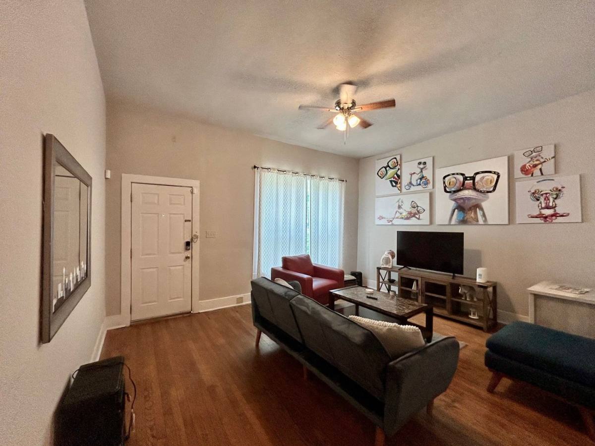 Apartment for rent at 404 E Carson, San Antonio, TX 78208