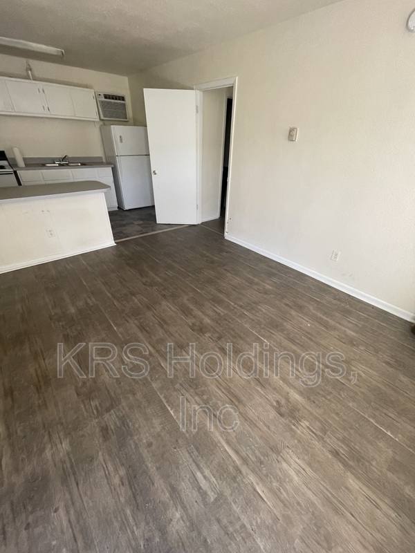 Apartment for rent at 611 W Oceanview #6, Norfolk, VA 23503
