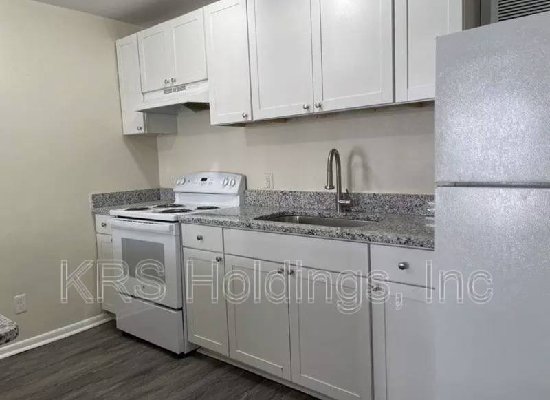 Apartment for rent at 611 W Oceanview #6, Norfolk, VA 23503