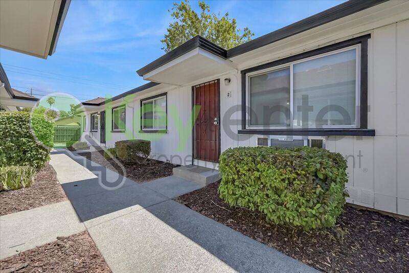 Apartment for rent at 1065 Santiago Ave #6, Sacramento, CA 95815
