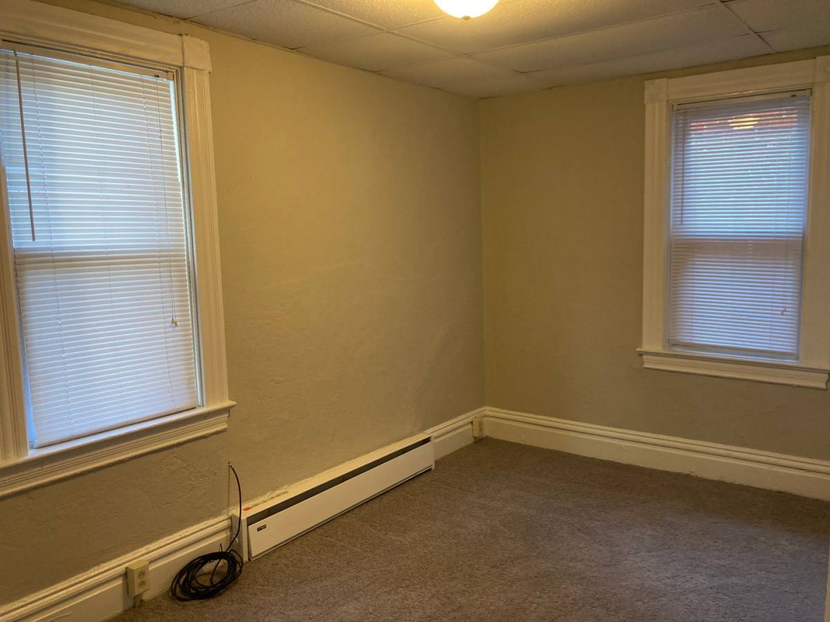 House for rent at 211 Southern Ave, Pittsburgh, PA 15211