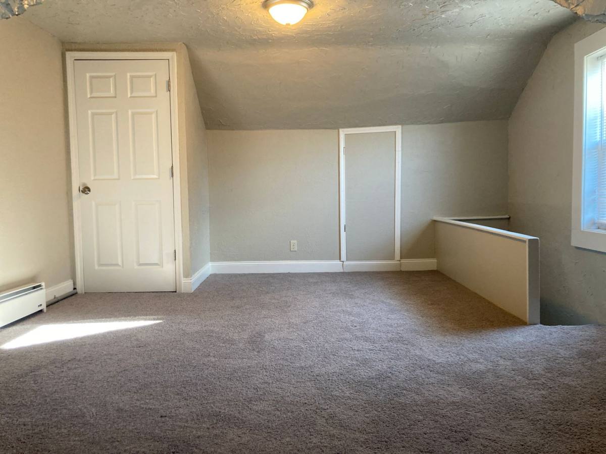 House for rent at 211 Southern Ave, Pittsburgh, PA 15211