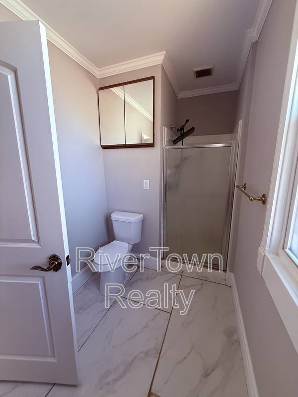 House for rent at 215 N Bellevue Blvd #1, Memphis, TN 38105