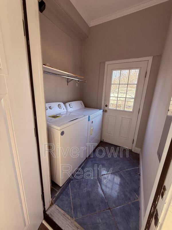 House for rent at 215 N Bellevue Blvd #1, Memphis, TN 38105