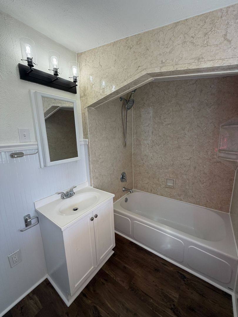 House for rent at 236 Lakeview Dr, Pickerington, OH 43147