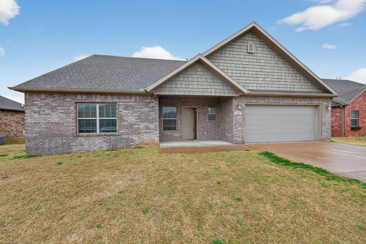 House for rent at 584 Quartz Way, Springdale, AR 72764