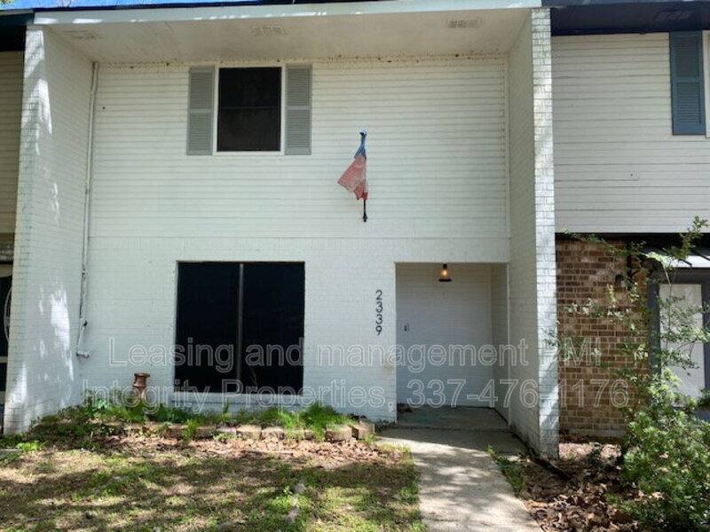 Townhouse for rent at 2339 Robley Dr, Lafayette, LA 70503
