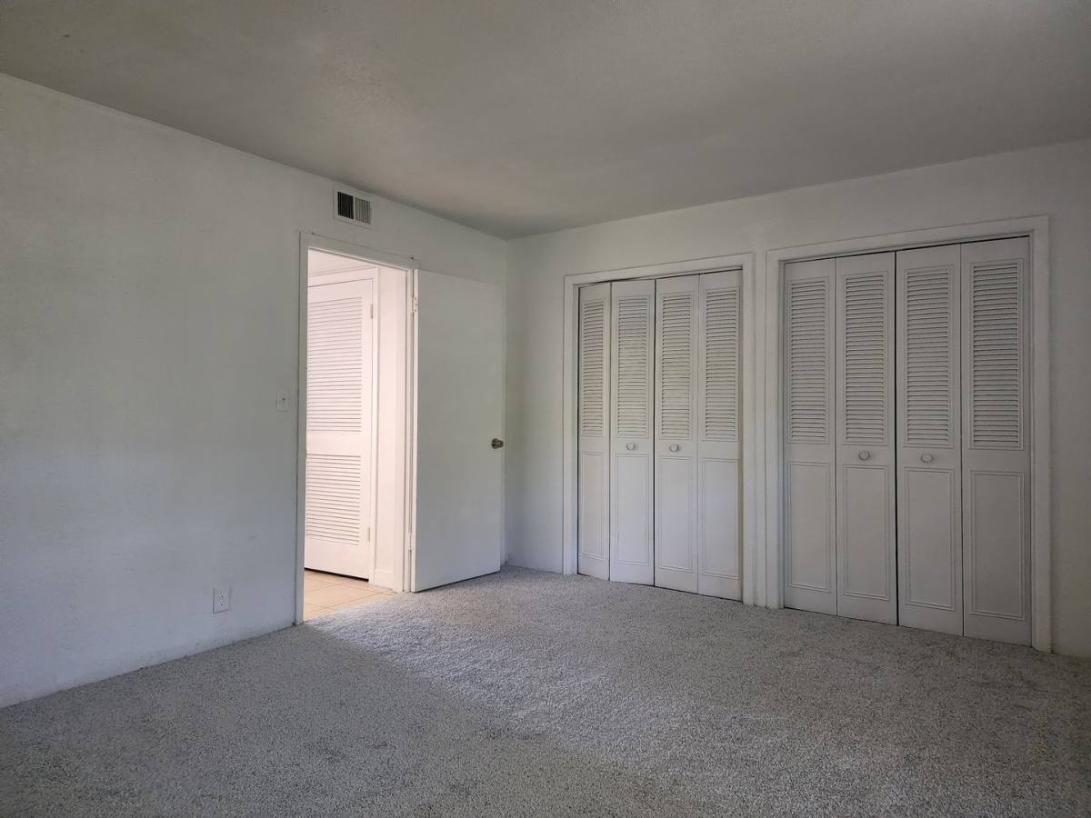 Apartment for rent at 1140 S Ridgewood Ave #219, Daytona Beach, FL 32114