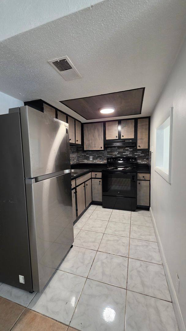 Apartment for rent at 1140 S Ridgewood Ave #219, Daytona Beach, FL 32114