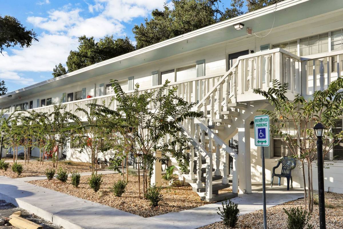 Apartment for rent at 1140 S Ridgewood Ave #219, Daytona Beach, FL 32114
