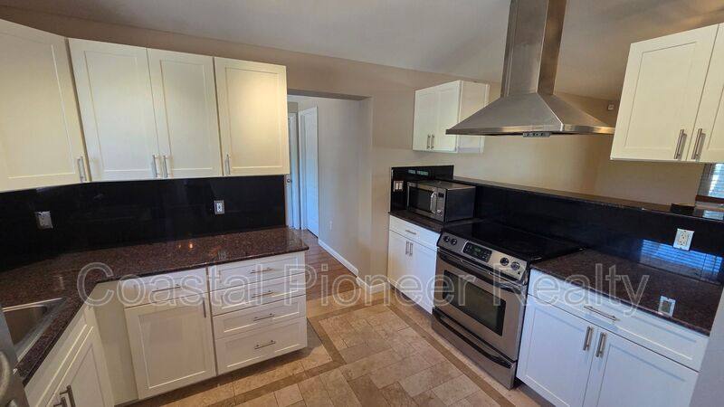House for rent at 541 Roanoke St, Dunedin, FL 34698