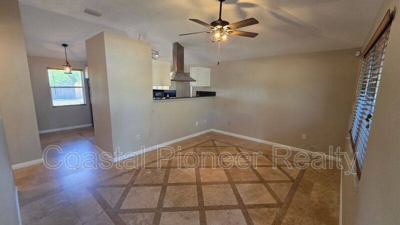 House for rent at 541 Roanoke St, Dunedin, FL 34698