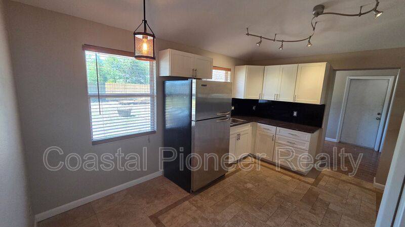 House for rent at 541 Roanoke St, Dunedin, FL 34698