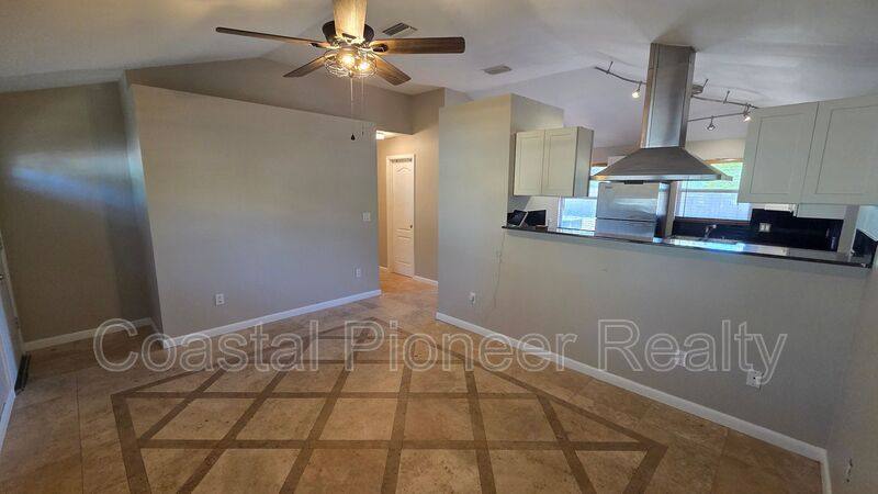 House for rent at 541 Roanoke St, Dunedin, FL 34698