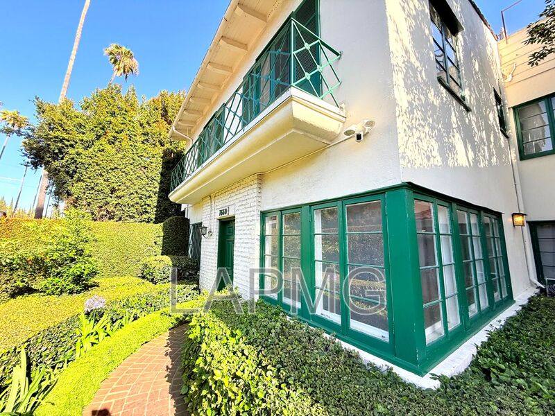 Townhouse for rent at 7660 Hollywood Blvd, Los Angeles, CA 90046