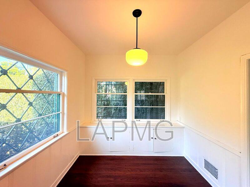 Townhouse for rent at 7660 Hollywood Blvd, Los Angeles, CA 90046