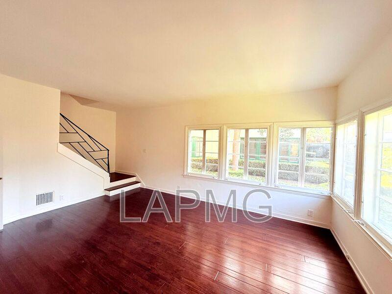 Townhouse for rent at 7660 Hollywood Blvd, Los Angeles, CA 90046