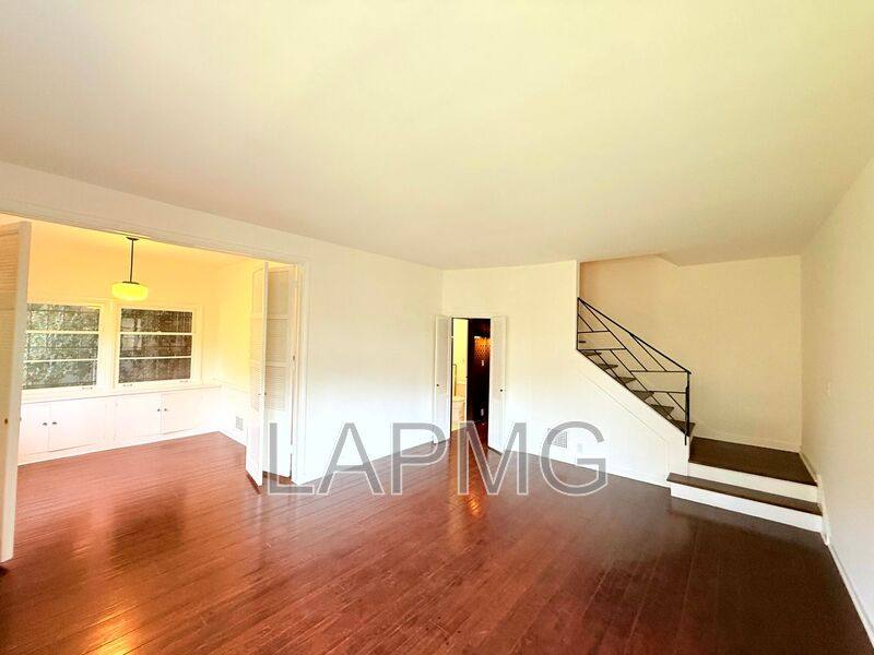 Townhouse for rent at 7660 Hollywood Blvd, Los Angeles, CA 90046