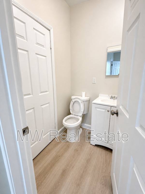 Apartment for rent at 4017 W 28th St #9, Los Angeles, CA 90018