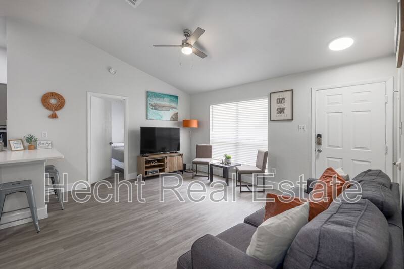Apartment for rent at 2308 Fuzz Fairway - B, Austin, TX 78728