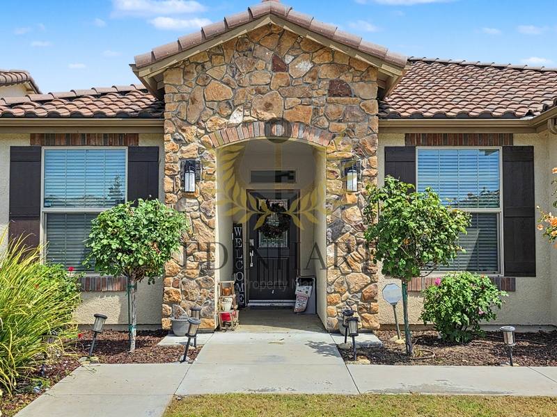 House for rent at 1138 S Simon St, Visalia, CA 93292