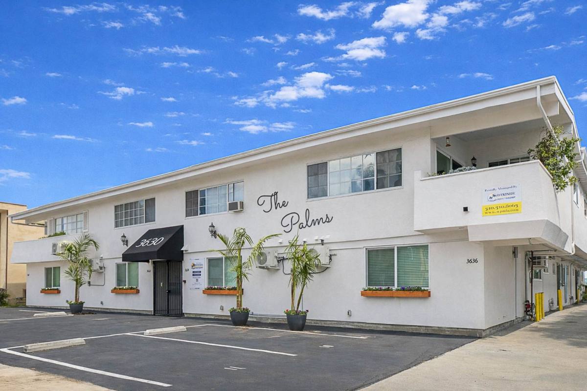 Townhouse for rent at 3630 Midvale Ave #6, Los Angeles, CA 90034