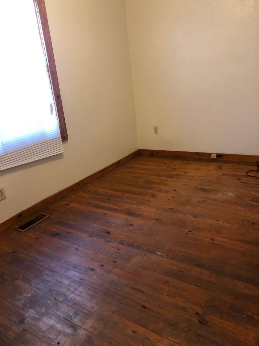 Apartment for rent at 204-206 E 16th St, Bloomington, IN 47408