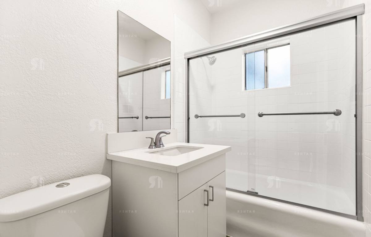 Apartment for rent at 414 N Maple Dr, Beverly Hills, CA 90210