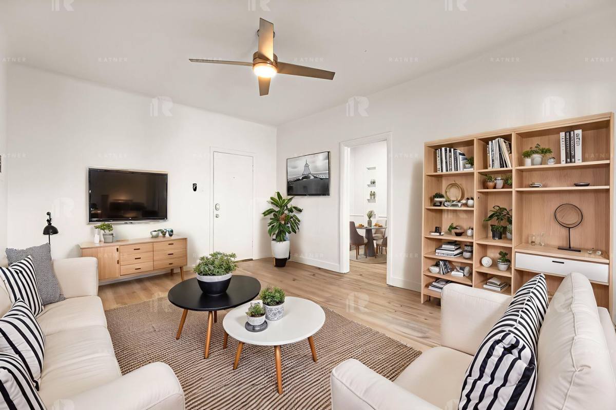 Apartment for rent at 414 N Maple Dr, Beverly Hills, CA 90210