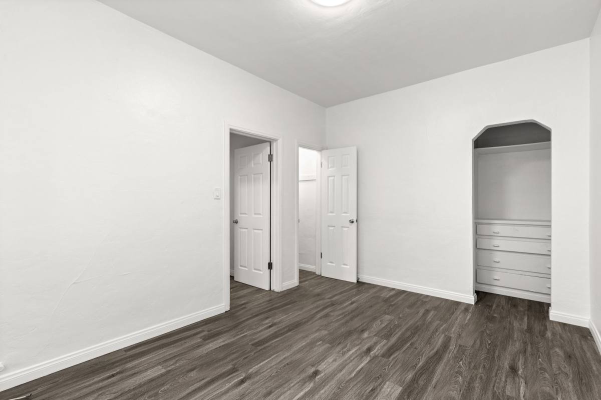 Apartment for rent at 414 N Maple Dr, Beverly Hills, CA 90210