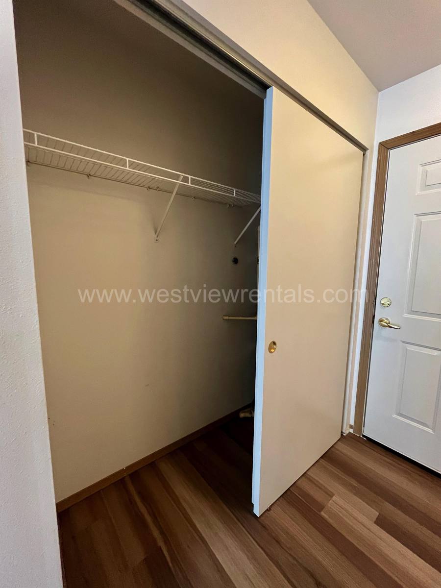 Apartment for rent at 524 32nd St #402, Bellingham, WA 98225