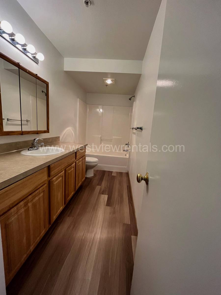 Apartment for rent at 524 32nd St #402, Bellingham, WA 98225