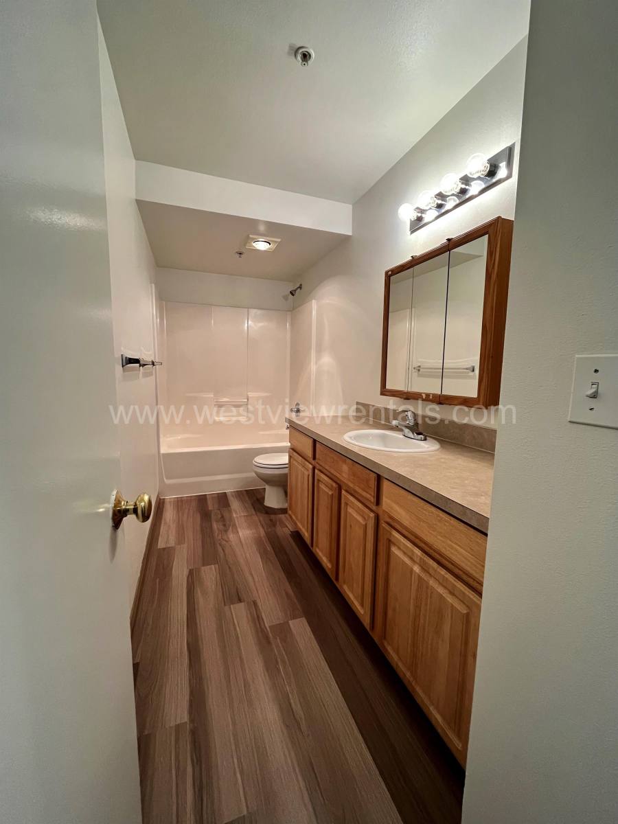 Apartment for rent at 524 32nd St #402, Bellingham, WA 98225