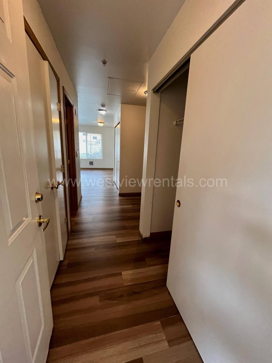 Apartment for rent at 524 32nd St #402, Bellingham, WA 98225