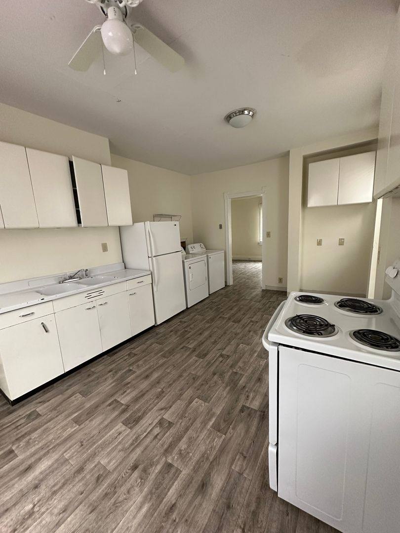Apartment for rent at 512 W University Ave, Champaign, IL 61820