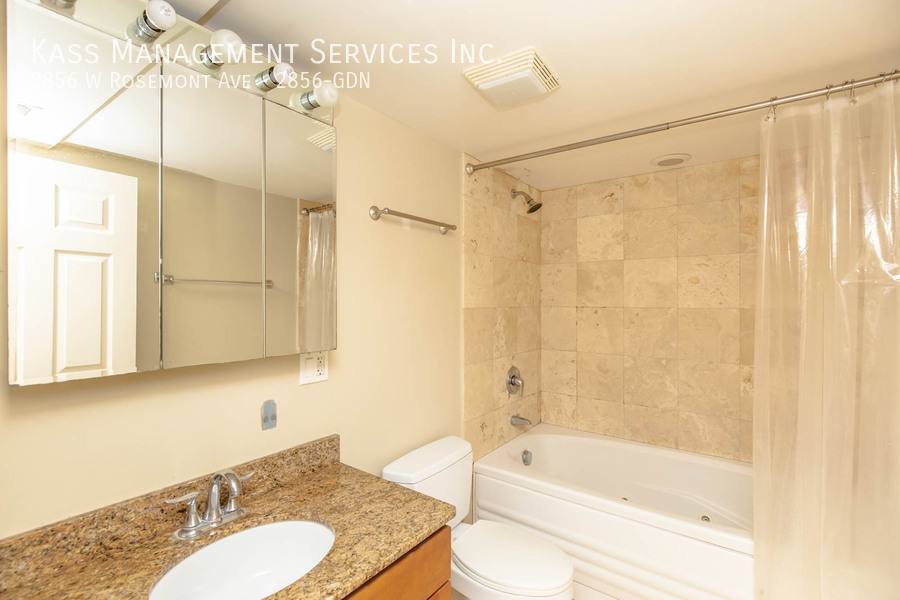 Apartment for rent at 2856 W Rosemont Ave #GDN, Chicago, IL 60659