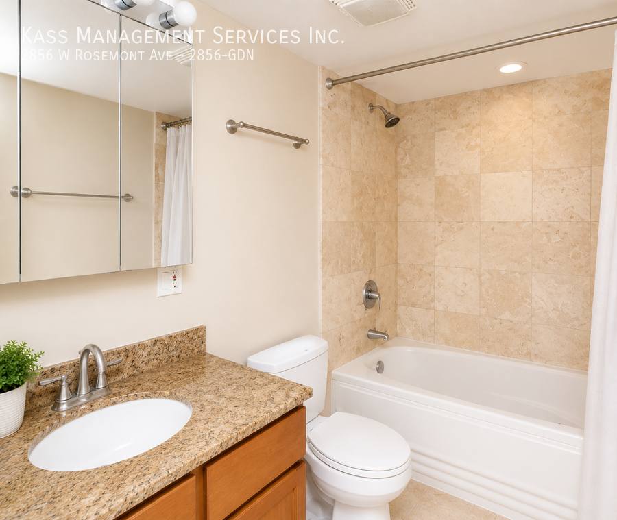 Apartment for rent at 2856 W Rosemont Ave #GDN, Chicago, IL 60659