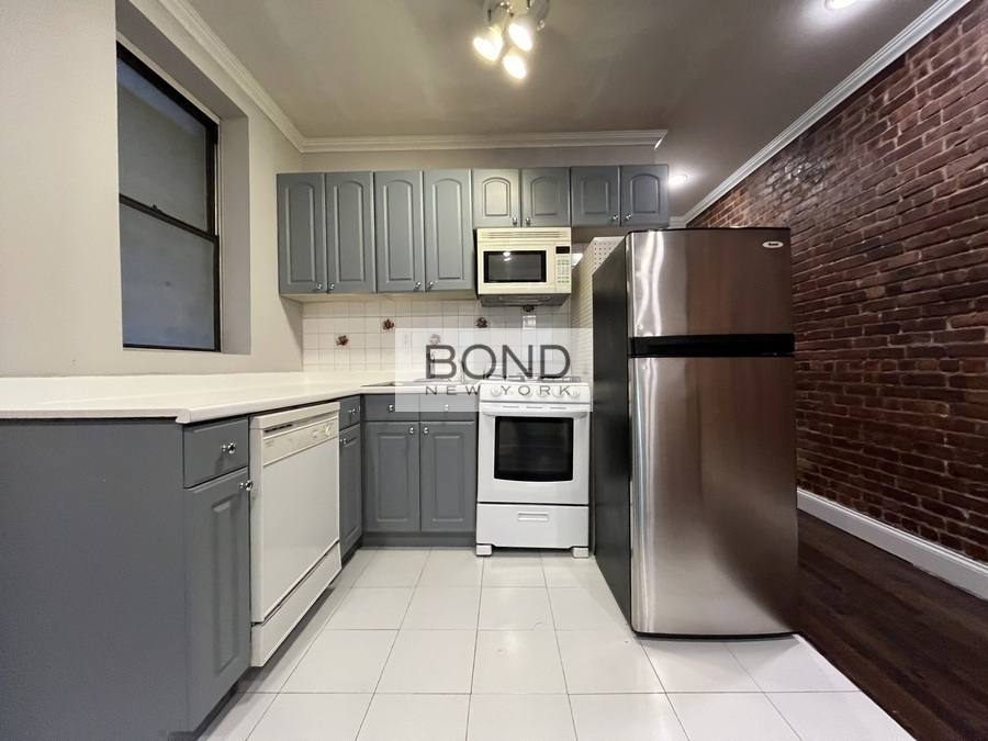 Apartment for rent at 724 Tenth Ave #3A, New York, NY 10019