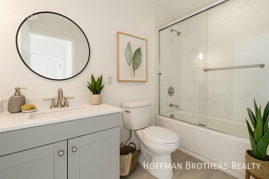 Apartment for rent at 1673 W Blvd, Los Angeles, CA 90019