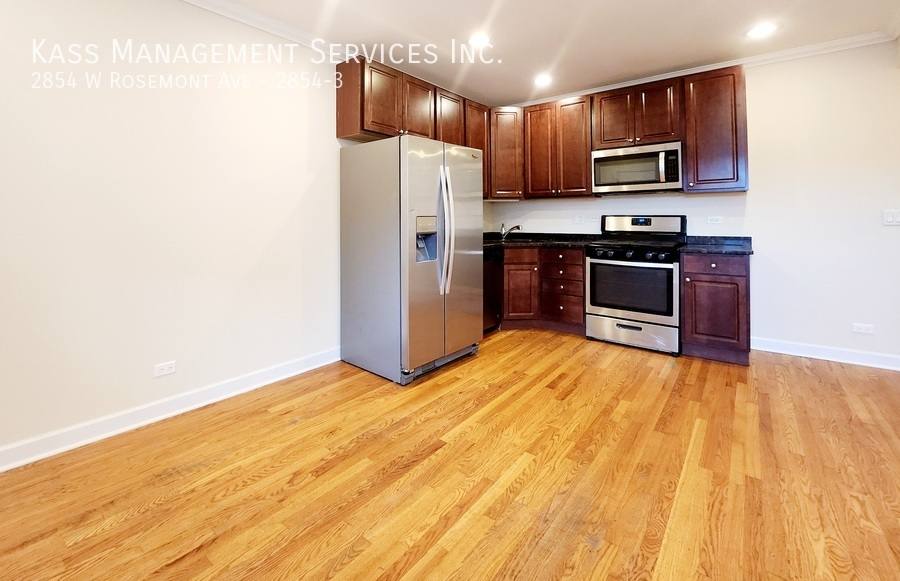 Apartment for rent at 2854 W Rosemont Ave #3, Chicago, IL 60659