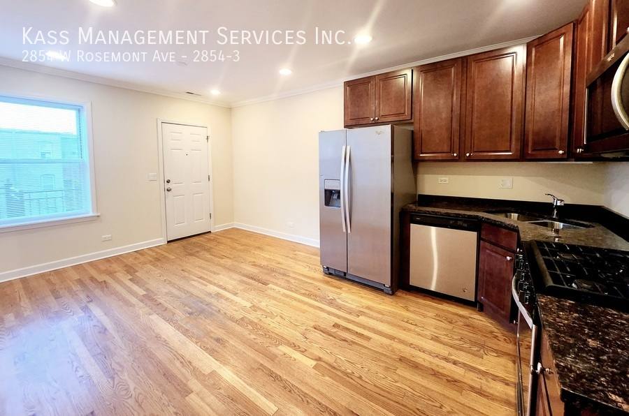 Apartment for rent at 2854 W Rosemont Ave #3, Chicago, IL 60659