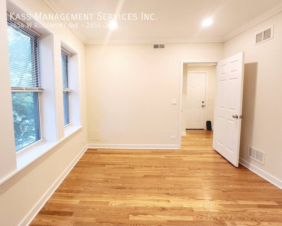 Apartment for rent at 2854 W Rosemont Ave #3, Chicago, IL 60659